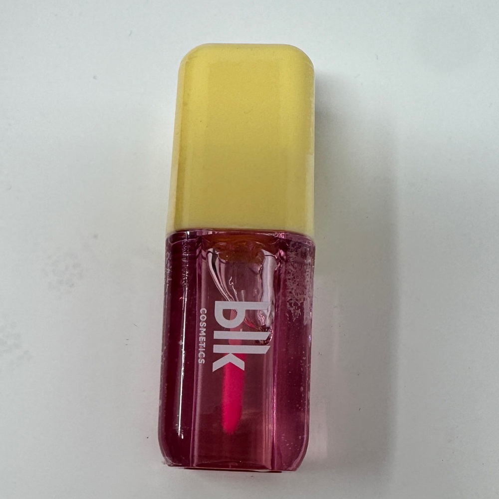 Blk Color adapting lip and cheek oil